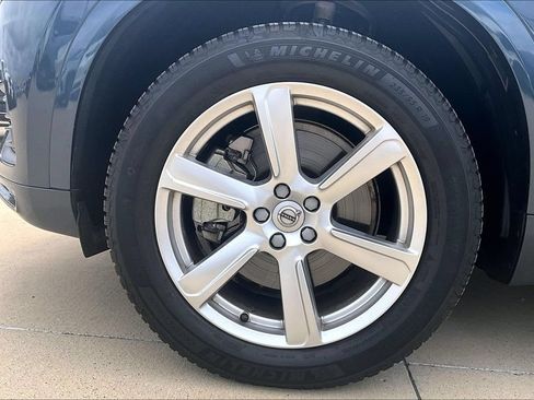 Used 2020 Volvo XC90 T6 Momentum AWD/4WD image 10