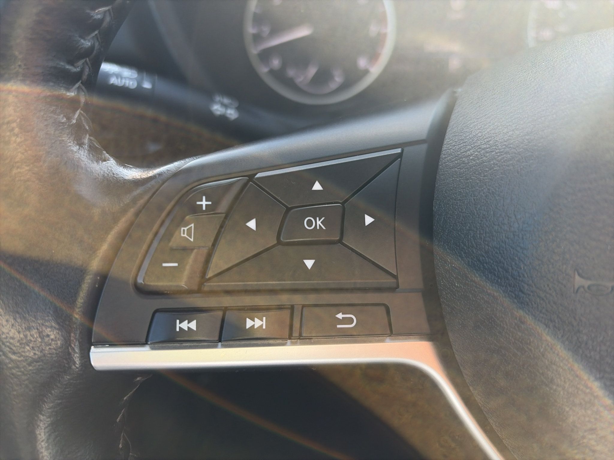 Used 2024 Nissan Sentra SV w/ All-Weather Package FWD image 23
