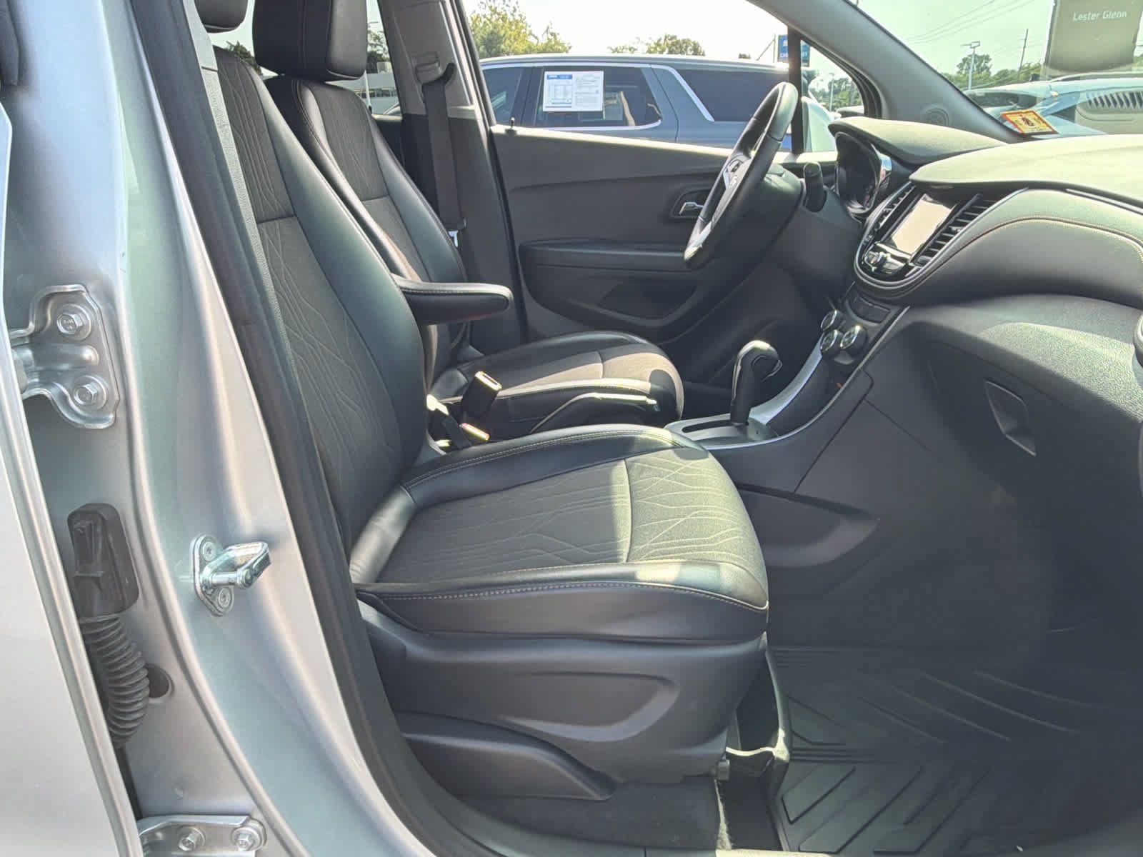Certified 2018 Chevrolet Trax LT w/ LT Convenience Package FWD image 23