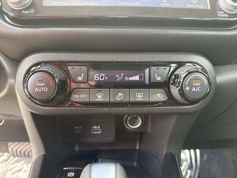 Used 2023 Nissan Kicks SR w/ SR Premium Package FWD image 27
