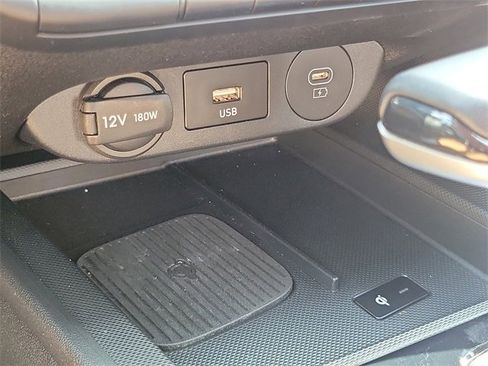 Used 2025 Hyundai Elantra Sport image 12