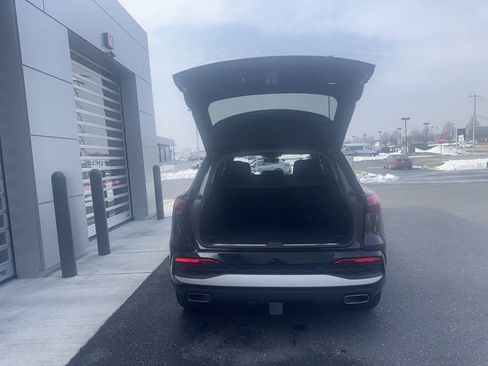 Used 2025 Audi Q5 2.0T Premium w/ 19" Wheel Package image 16