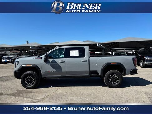 Used 2024 GMC Sierra 2500 AT4X image 9