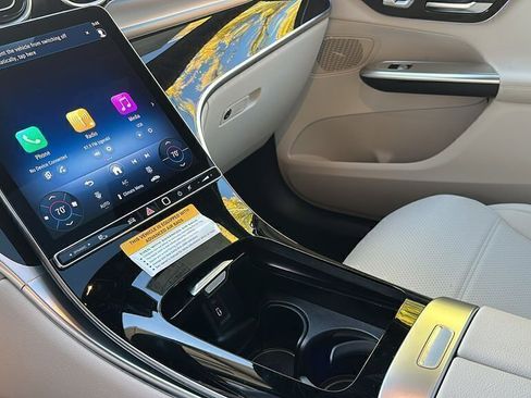 Used 2025 Mercedes-Benz GLC 300 4MATIC image 20