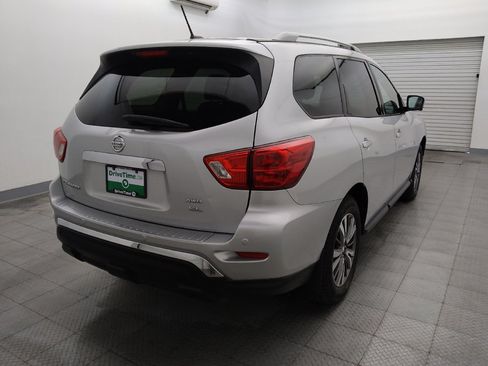 Used 2018 Nissan Pathfinder SL AWD/4WD image 7