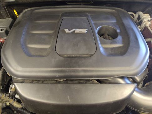 Used 2018 Jeep Grand Cherokee Laredo image 30