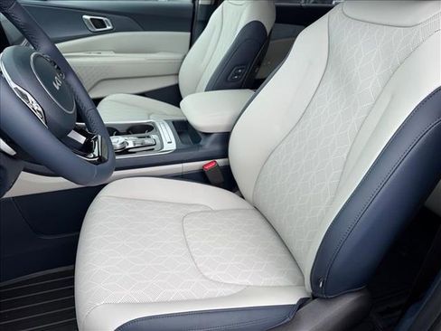 New 2026 Kia Carnival EX FWD image 10