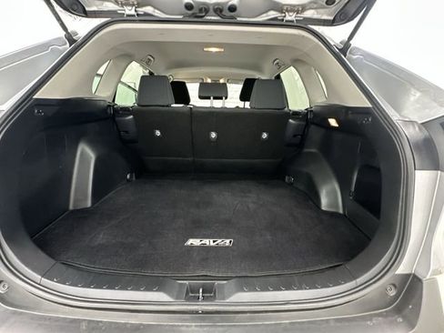 Used 2019 Toyota RAV4 LE w/ Carpet Mat Package FWD image 20