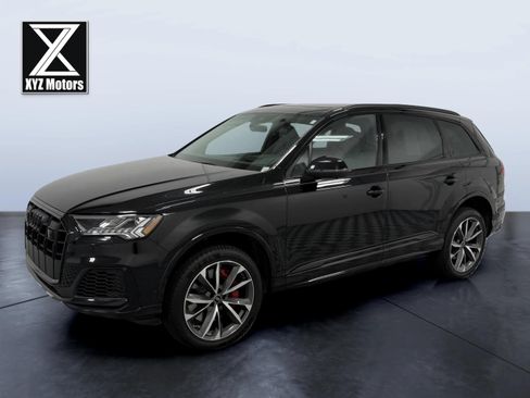 Used 2023 Audi SQ7 Prestige w/ Sport Package AWD/4WD image 2