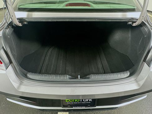 Used 2025 Hyundai Elantra SEL image 28