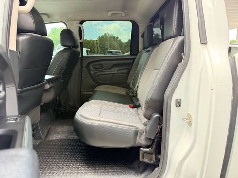 Used 2017 Nissan Titan S AWD/4WD image 25