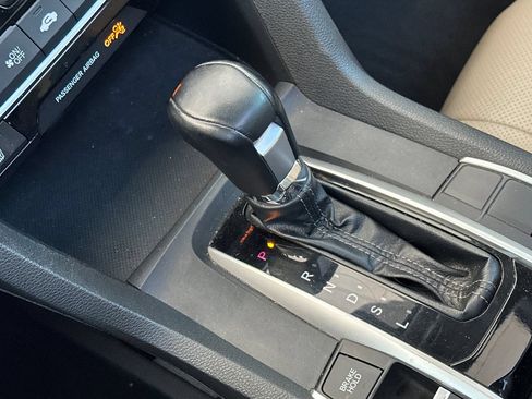 Used 2016 Honda Civic Touring image 19