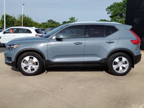Used 2020 Volvo XC40 T4 Momentum FWD image 20