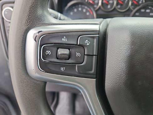 Used 2022 Chevrolet Silverado 2500 Custom w/ Custom Value Package image 17