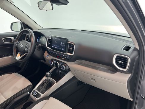 Used 2024 Hyundai Venue SEL image 26