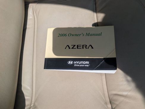 Used 2006 Hyundai Azera Limited FWD image 15