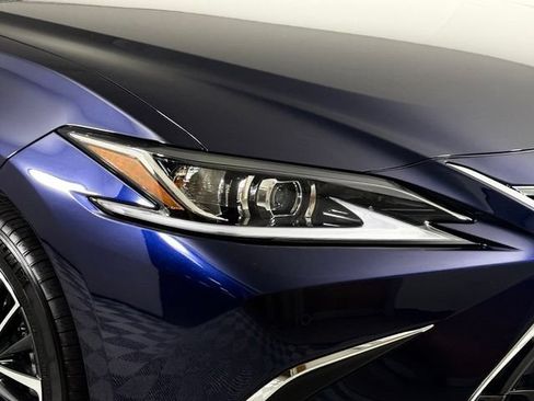 Used 2025 Lexus ES 350 w/ Premium Package FWD image 16