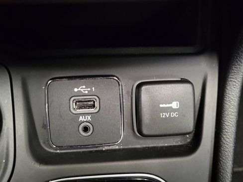 Used 2021 Jeep Cherokee Limited AWD/4WD image 25