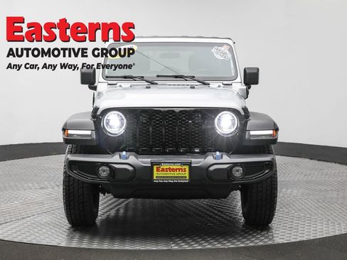 Used 2023 Jeep Wrangler Unlimited w/ Cold Weather Group image 2