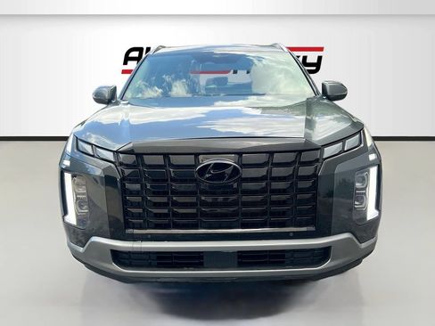Used 2023 Hyundai Palisade Limited w/ Cargo Package FWD image 2
