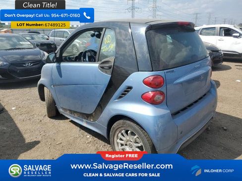 Used 2013 smart fortwo Coupe image 3