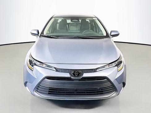 Used 2024 Toyota Corolla LE image 2