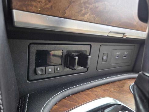 Used 2021 Nissan Armada SL w/ Captain's Chairs Package RWD image 28