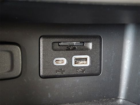 Used 2023 GMC Acadia AT4 w/ Technology Package image 22