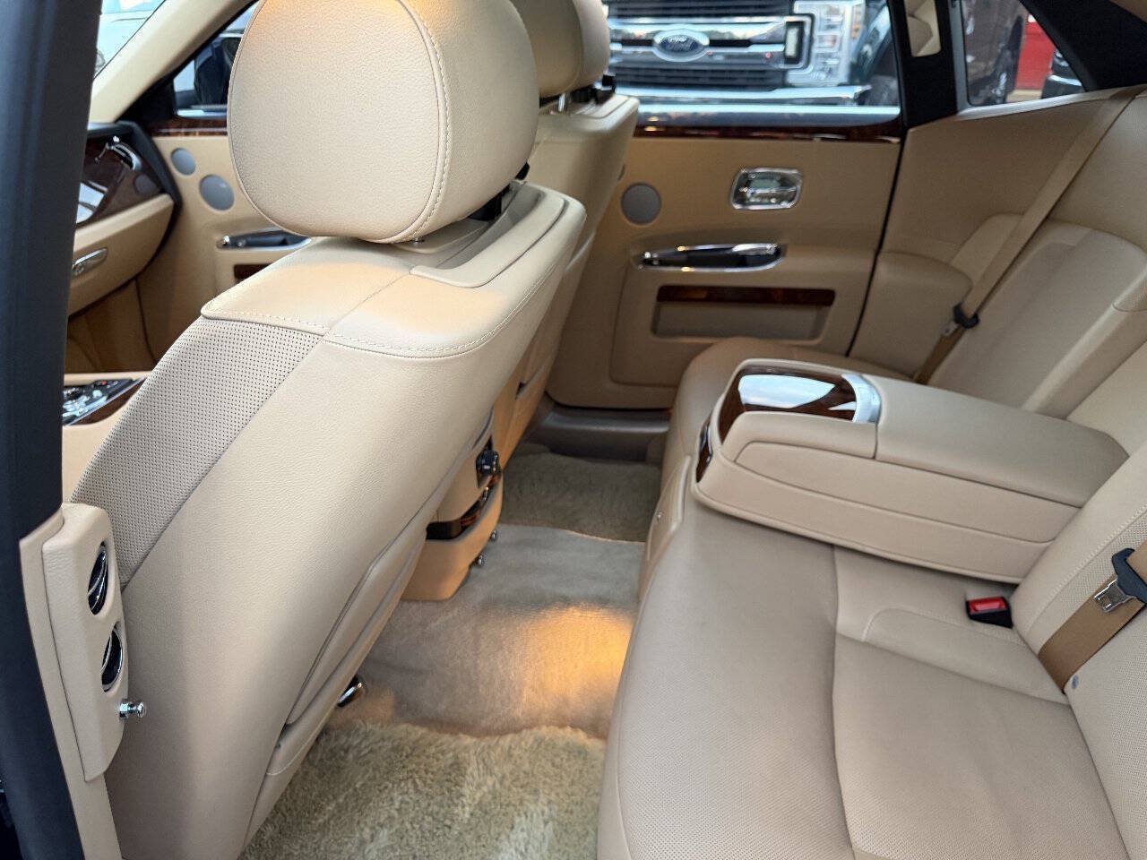 Used 2012 Rolls-Royce Ghost RWD image 17