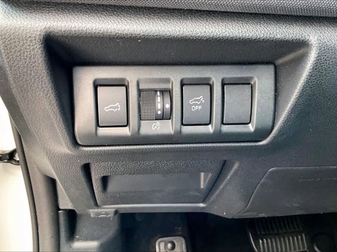 Used 2023 Subaru Outback Premium AWD/4WD image 33