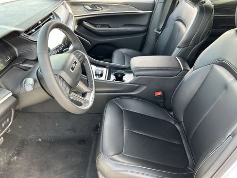 New 2026 Jeep Grand Cherokee Limited w/ Limited Altitude Package image 16