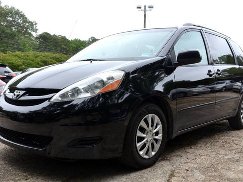 Used 2008 Toyota Sienna LE FWD image 2