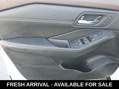 Used 2023 Nissan Rogue SL w/ SL Premium Package image 9