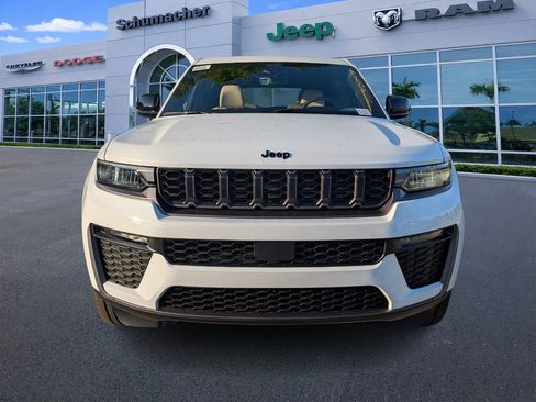 New 2026 Jeep Grand Cherokee L Limited RWD image 2