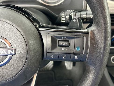 Used 2023 Nissan Rogue SV image 22