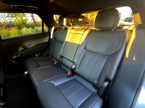 Used 2024 Land Rover Range Rover Sport SE image 20