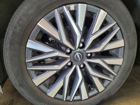 Used 2024 Nissan Altima 2.5 SV AWD/4WD image 31