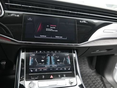 Used 2023 Audi Q8 Prestige AWD/4WD image 11