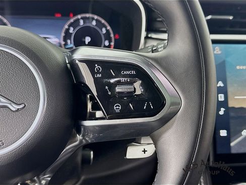 Used 2024 Jaguar F-PACE R-Dynamic S image 14