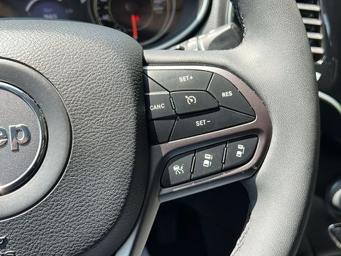 Used 2021 Jeep Cherokee Limited image 15