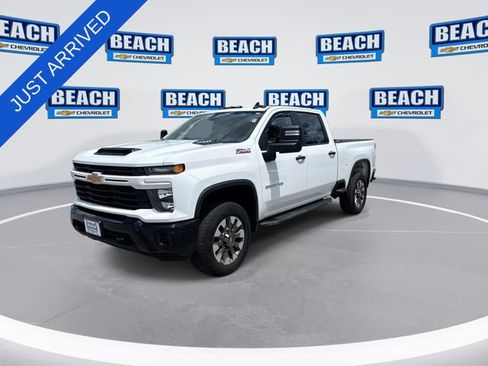 Used 2024 Chevrolet Silverado 2500 Custom w/ Custom Value Package AWD/4WD image 4