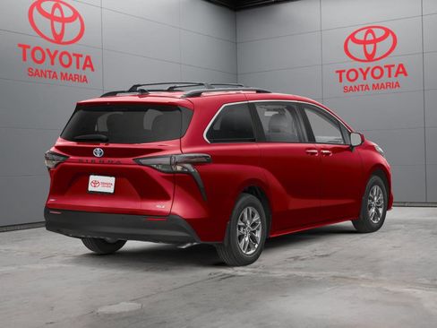 New 2026 Toyota Sienna XLE image 2