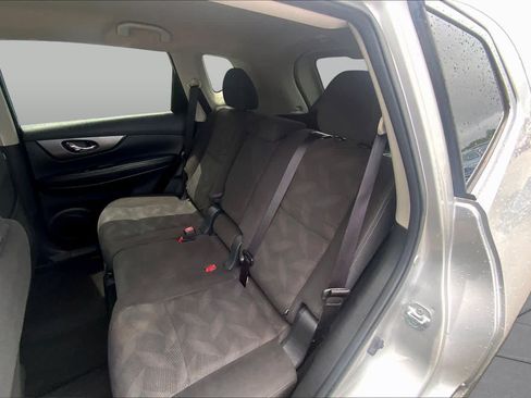 Used 2016 Nissan Rogue SV FWD image 21