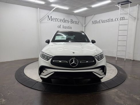 Used 2026 Mercedes-Benz GLC 300 image 2