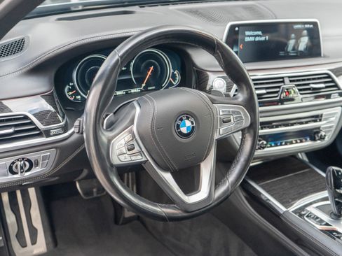 Used 2018 BMW 750i image 15