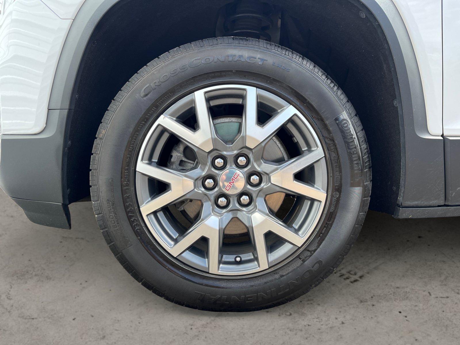 Used 2023 GMC Acadia SLT FWD image 15