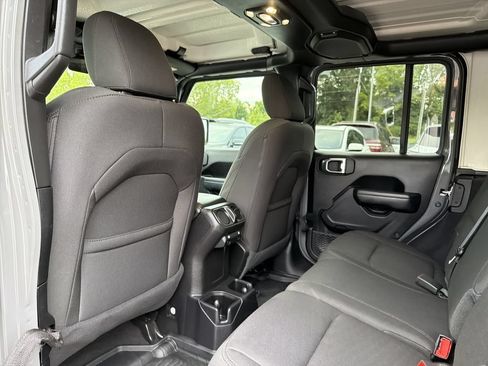 Used 2021 Jeep Wrangler Unlimited Sport AWD/4WD image 12