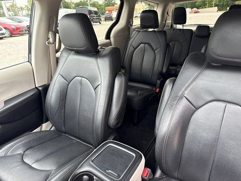 Used 2020 Chrysler Pacifica Touring-L Plus FWD image 51