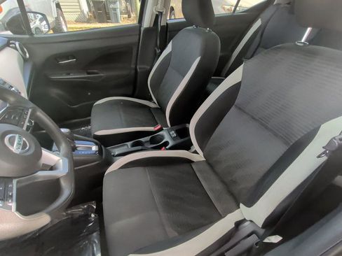 Used 2021 Nissan Versa SV image 14