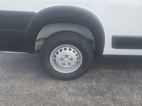 Used 2025 RAM ProMaster 2500 FWD image 9